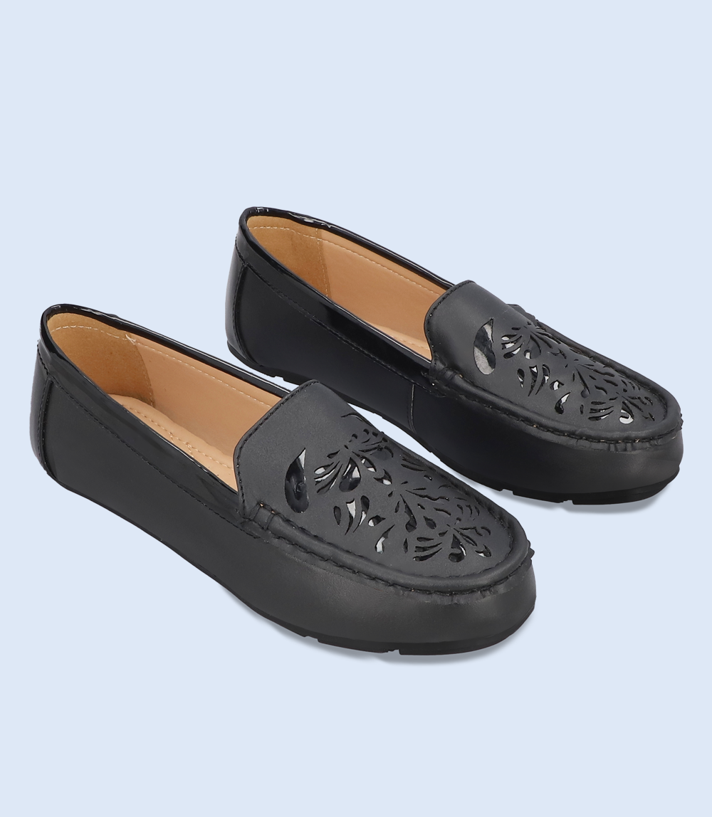 BW8598 BLACK Women Comfort Moccasins Borjan