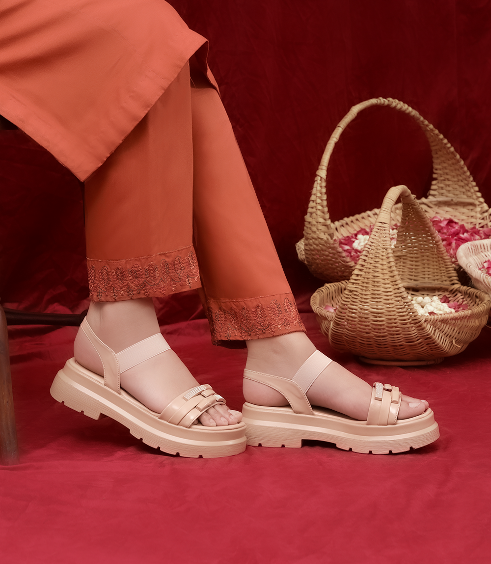Ladies platform sandal 2025
