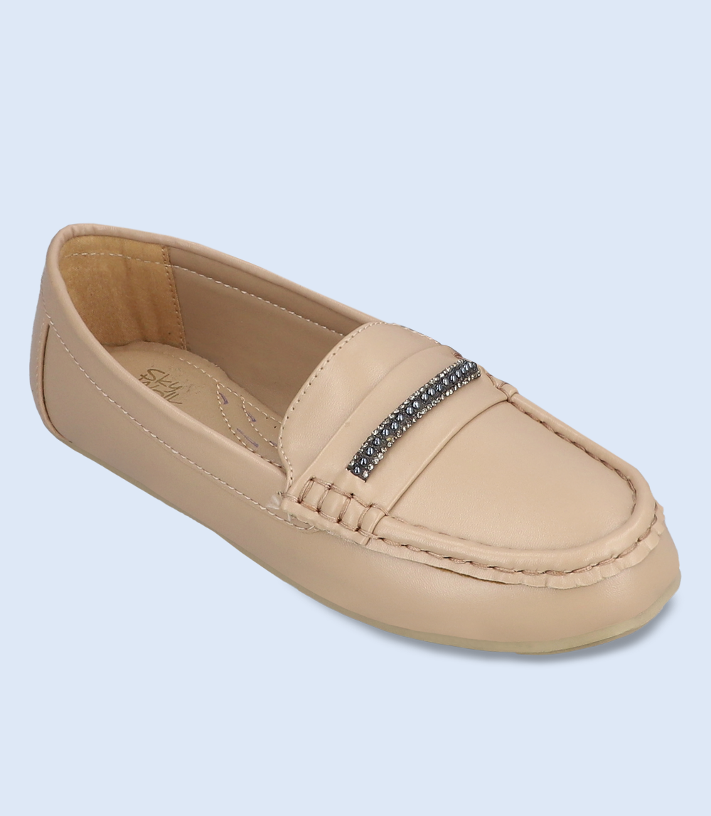 BW8599 BEIGE Women Comfort Moccasins Borjan