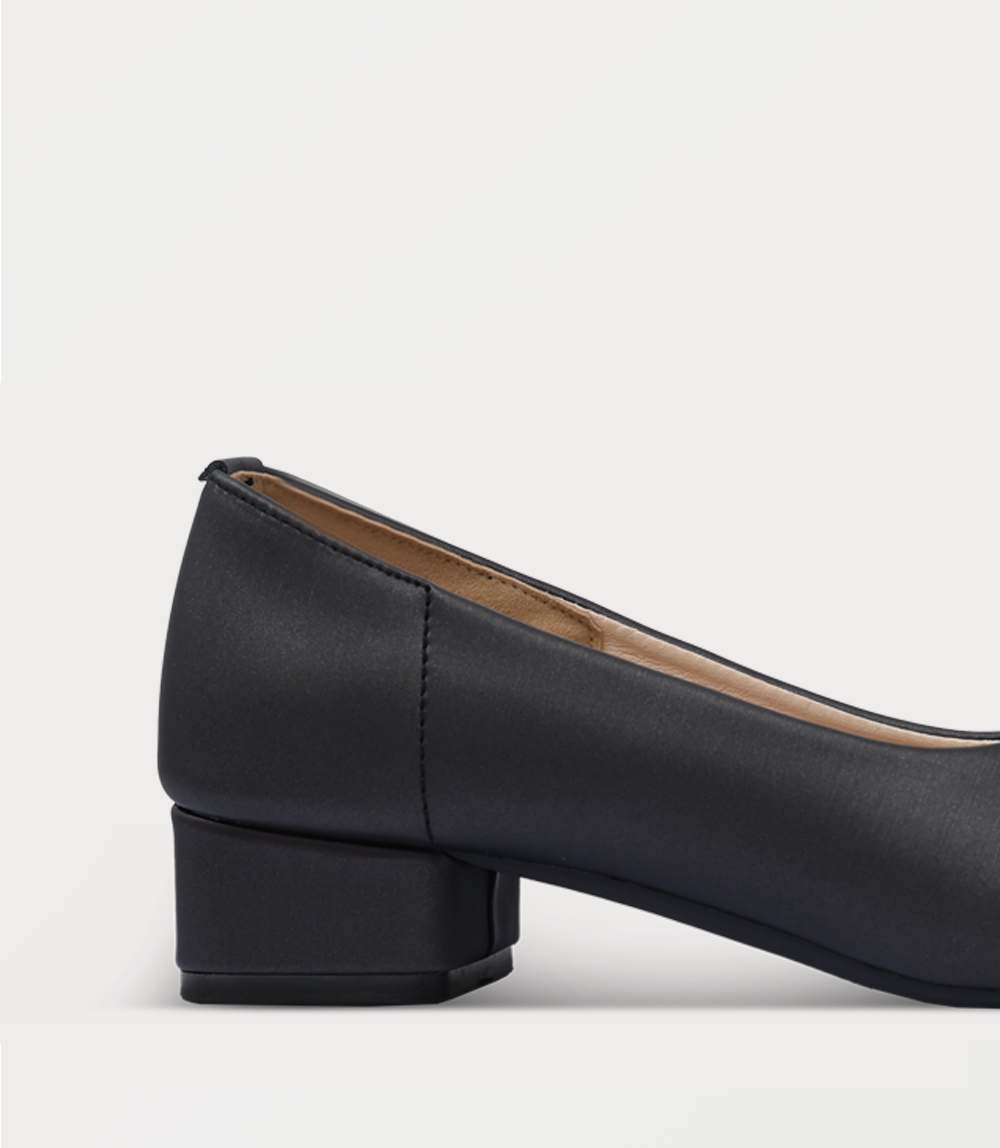 Women Court Shoes-BLACK